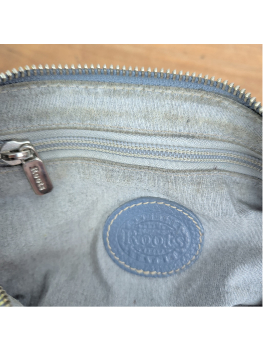 Roots Canadian Made Blue Leather Cosmetics Bag - Picture 4 of 9